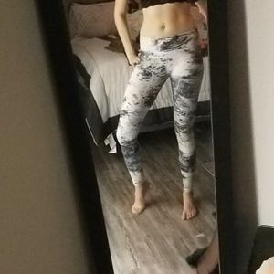 (SOLD on FB) Fabletics Salar Powerhold Leggings XS